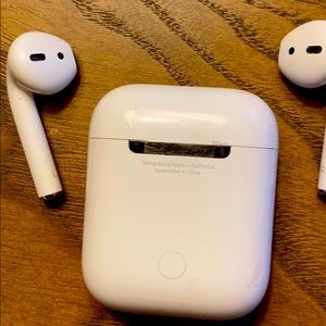 Apple AirPods(GEN 2)